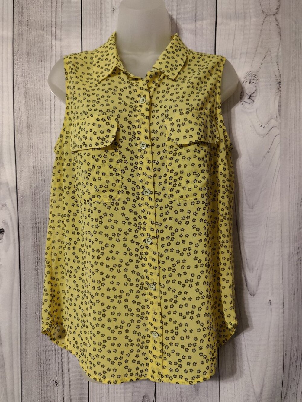CAbi Viola Blouse - Yellow Floral Sleeveless Button-Up